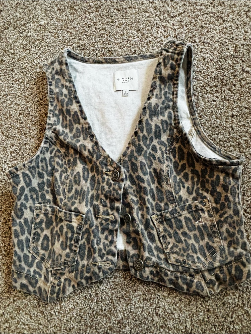Hidden Los Angeles Leopard Print Button-Front Vest